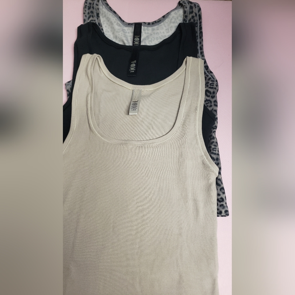 skims tank tops set three pieces